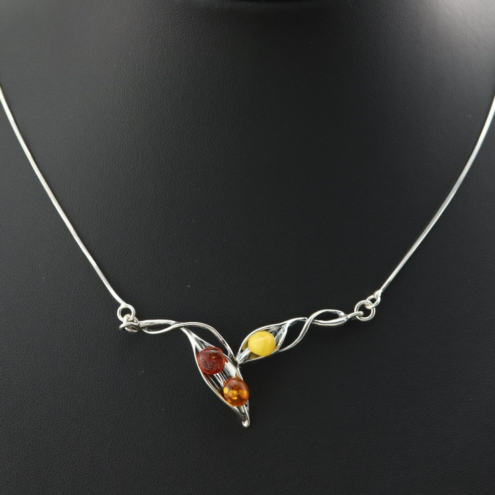 Sterling silver necklace with natural Baltic amber - Picture 3 of 13